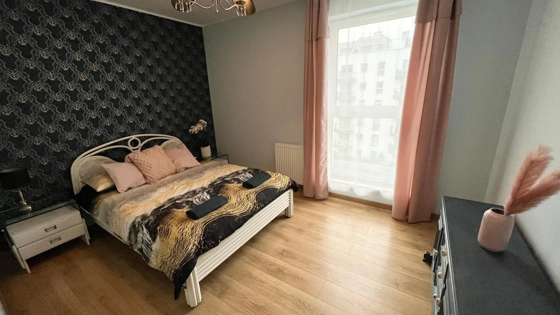 Oldtown Retro Apartment By Marina With Balcony For 6 People Gdansk Poland
