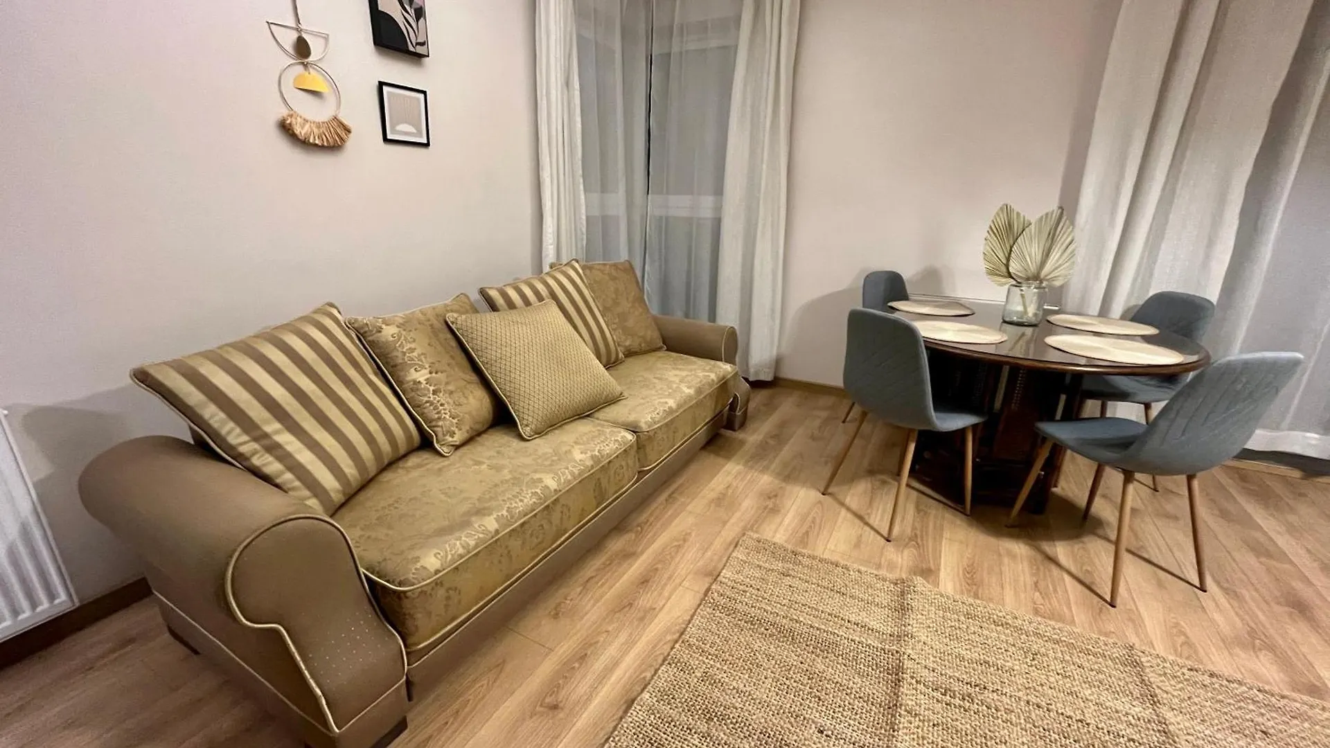 Oldtown Retro Apartment By Marina With Balcony For 6 People Gdansk